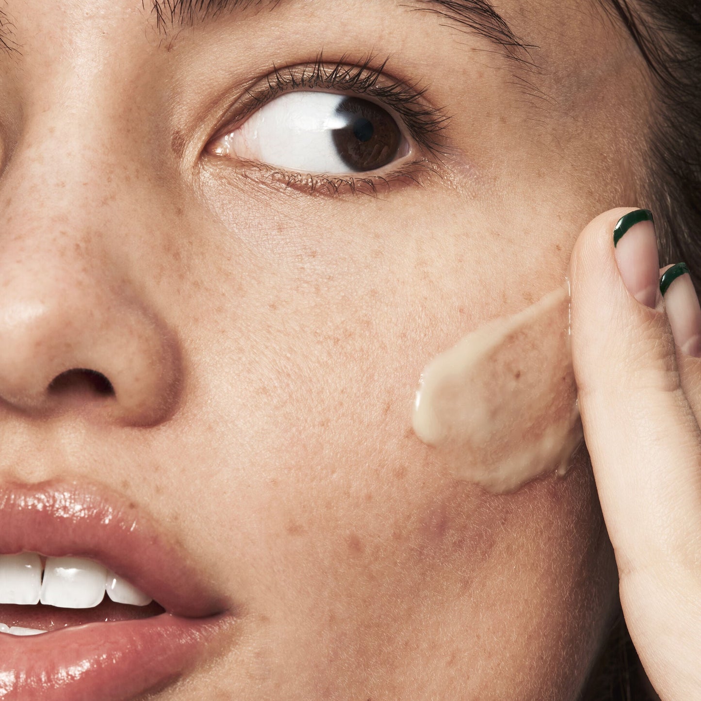 blemish-breakthrough-acne-calming-water-cream-d5 021522_Isabella_Acne_After_0462_FINAL_IGF_9e5f70b6-f47c-4bf3-9a7f-a9f223867f61.jpg