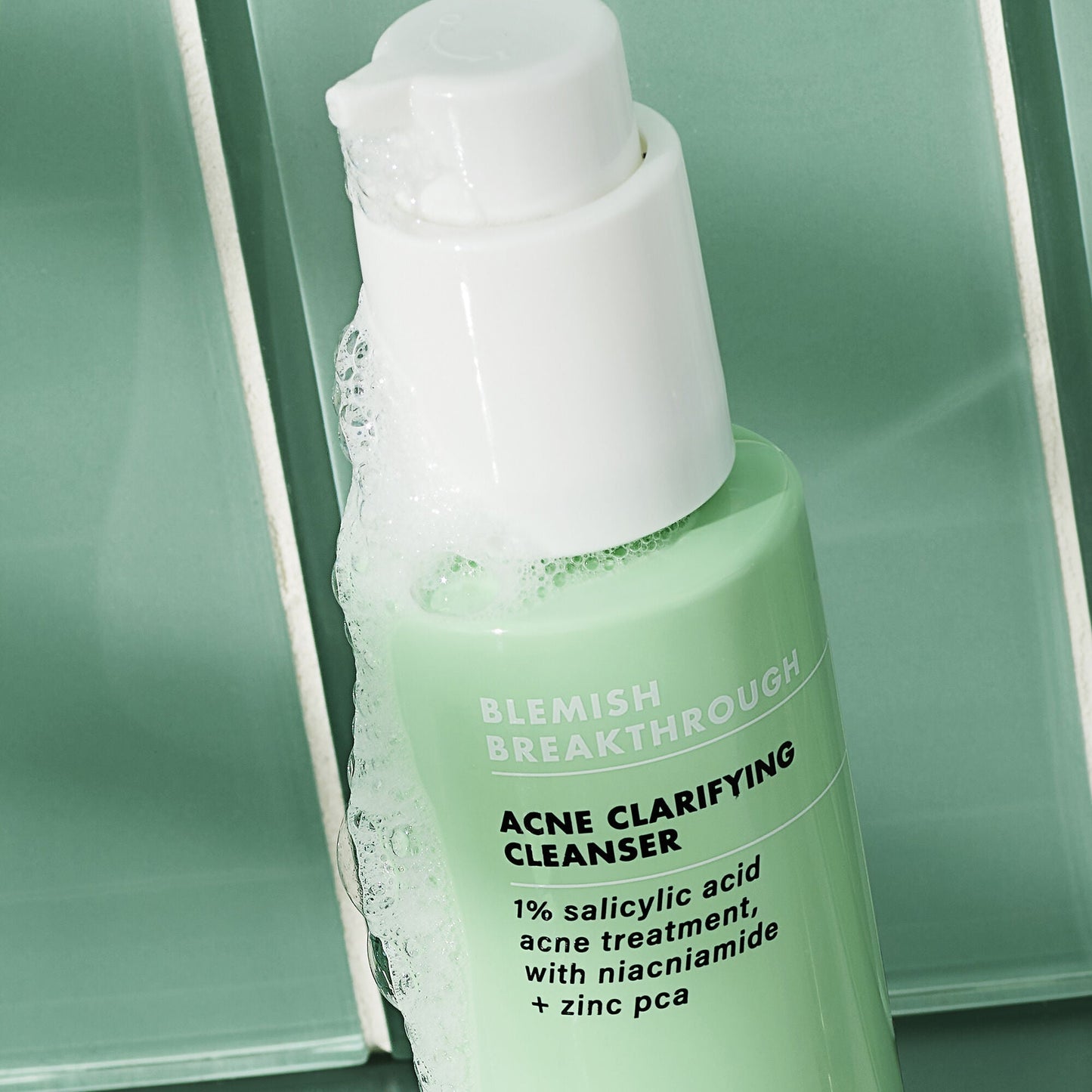 blemish-breakthrough-acne-calming-water-cream-mini-a7 02_021622_SL_BT_Cleanser_Back_Lighter_0129_FStack_FINAL_IGF_V2.jpg