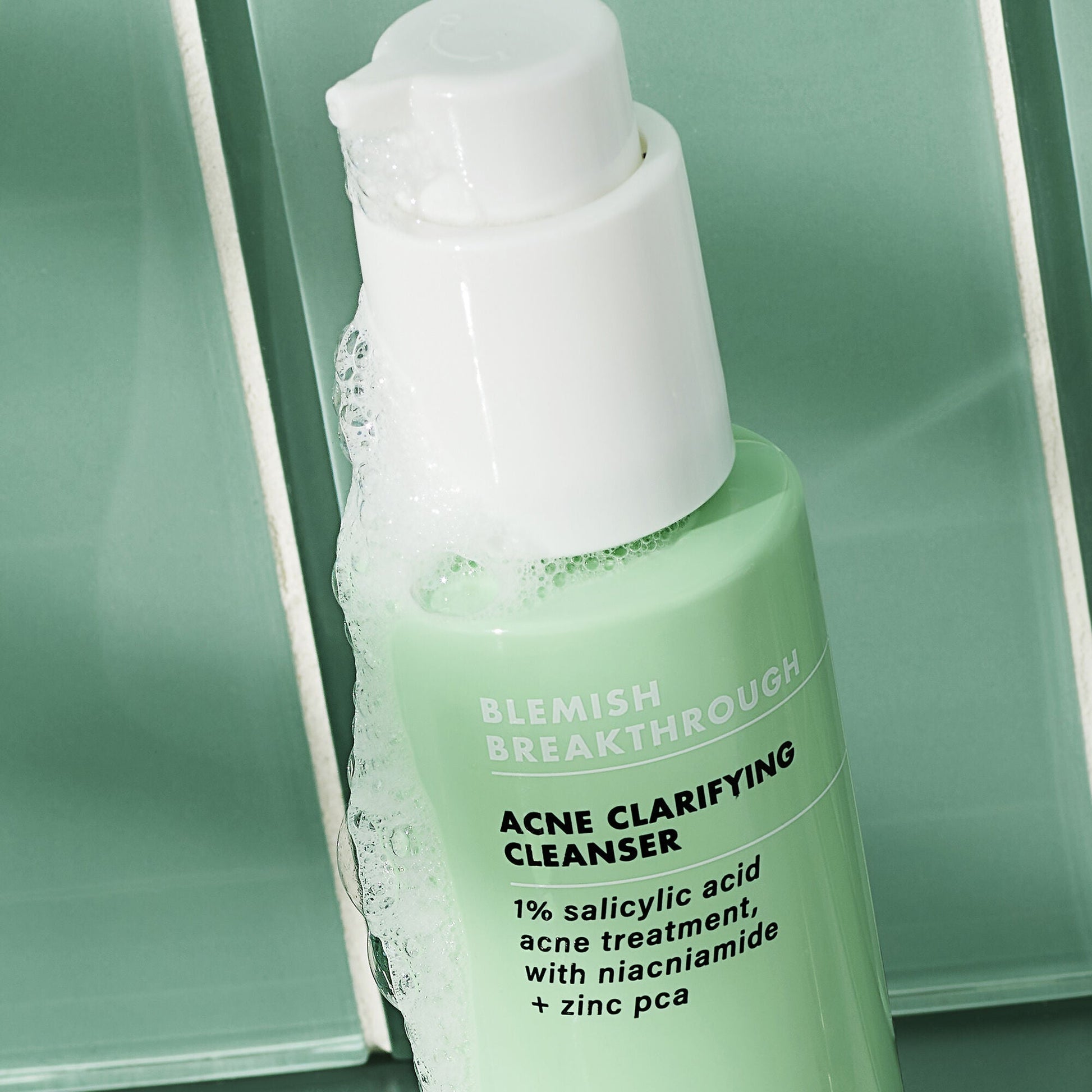 blemish-breakthrough-acne-calming-water-cream-mini-a7 02_021622_SL_BT_Cleanser_Back_Lighter_0129_FStack_FINAL_IGF_V2.jpg