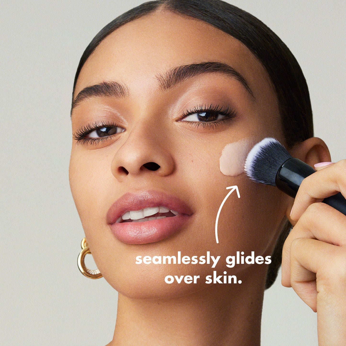 liquid-poreless-putty-primer-s6 0326_EDU_LiquidPorelessPuttyPrimer_Model.jpg