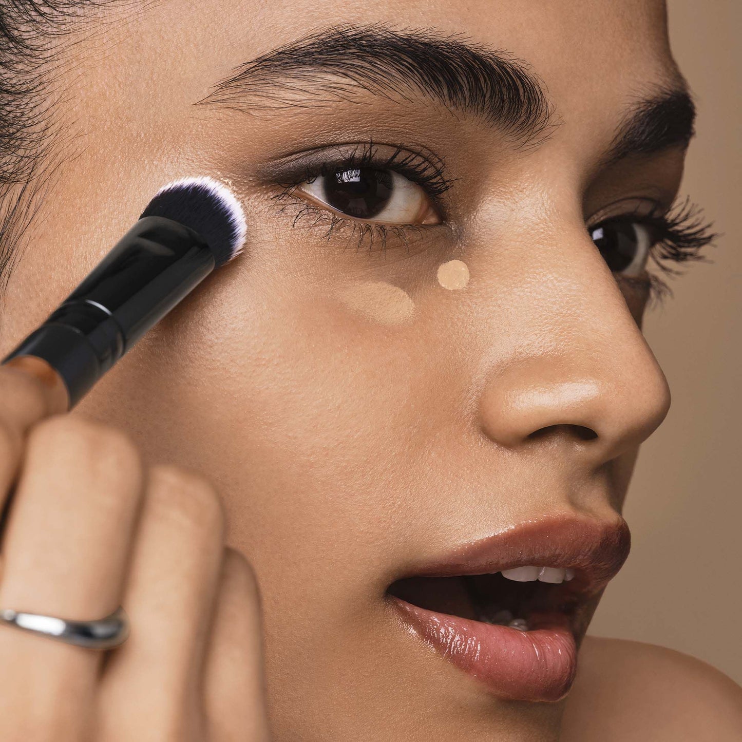 tap-and-blend-concealer-brush-a5 042925_Dipti_SoftGlam_Brushes_App_0044_477_w3QC_IGF.jpg