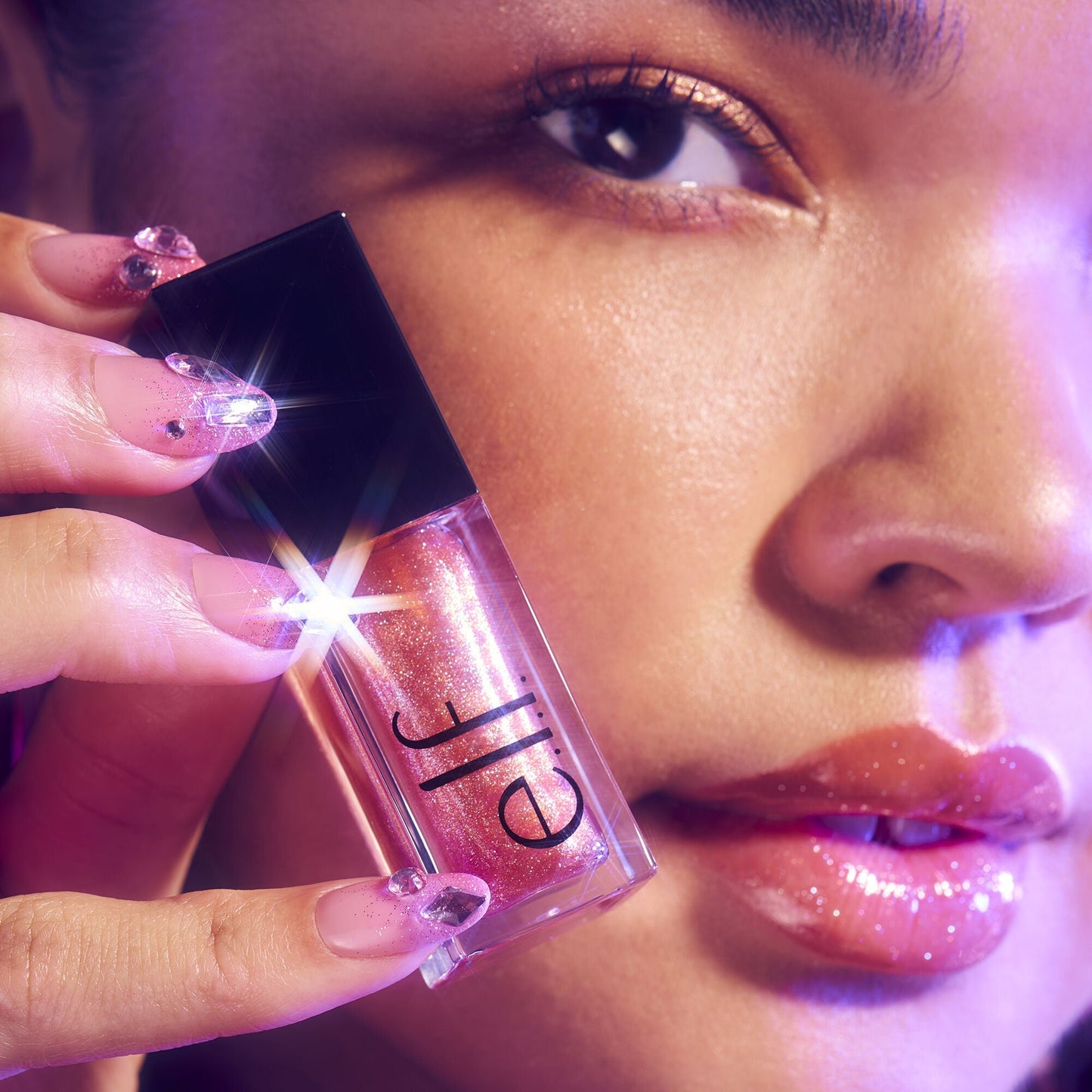 glow-reviver-plumping-lip-oil-z9 072225_Breanna_LipPlump_0391_2000x2000_0613e084-a418-44f9-b40d-c461b7a4b6db.jpg