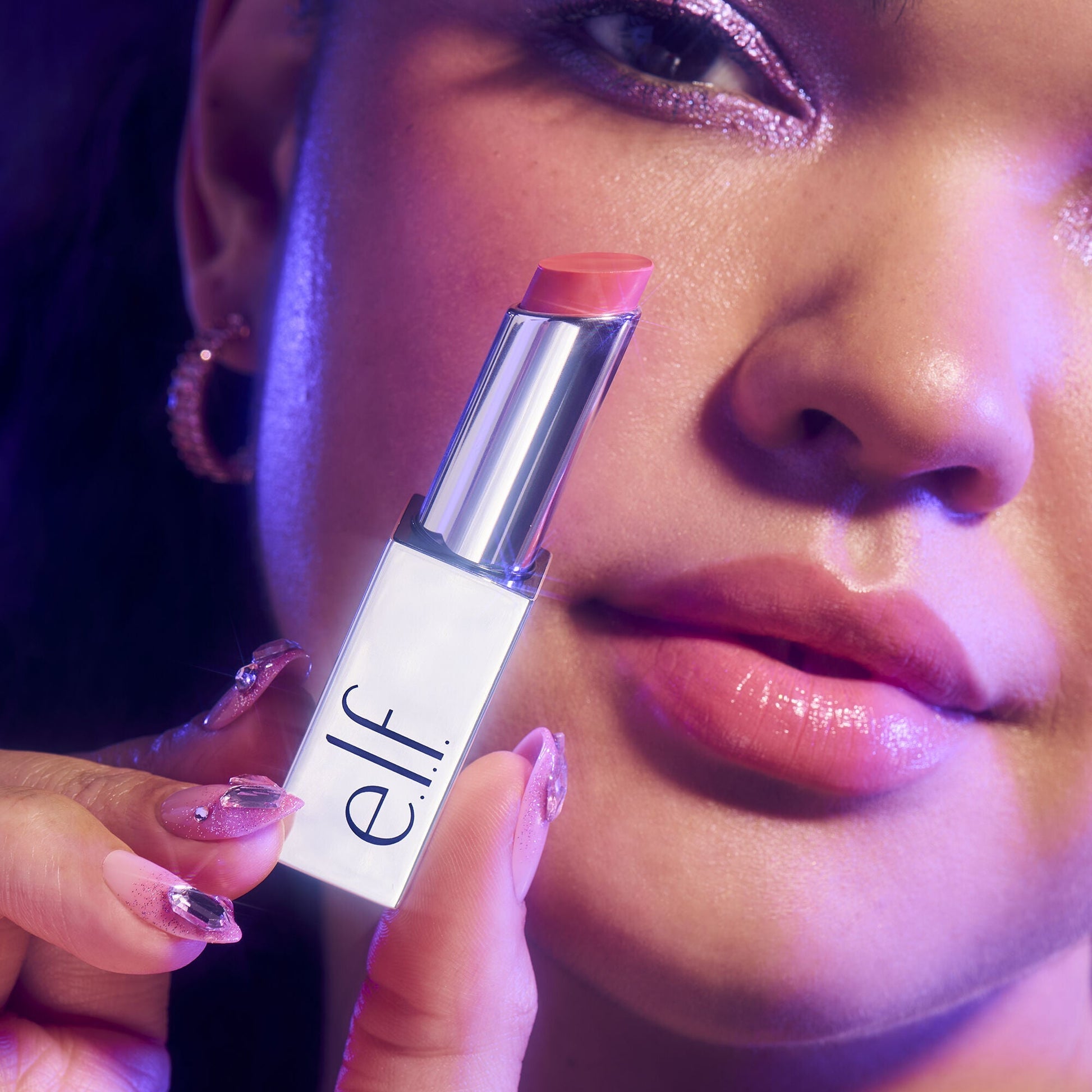 glow-reviver-lip-oil-stick-a9 072225_Breanna_SlipStick_1236_2000x2000_4adb6d91-4349-4c16-9f8e-036611f762d8.jpg