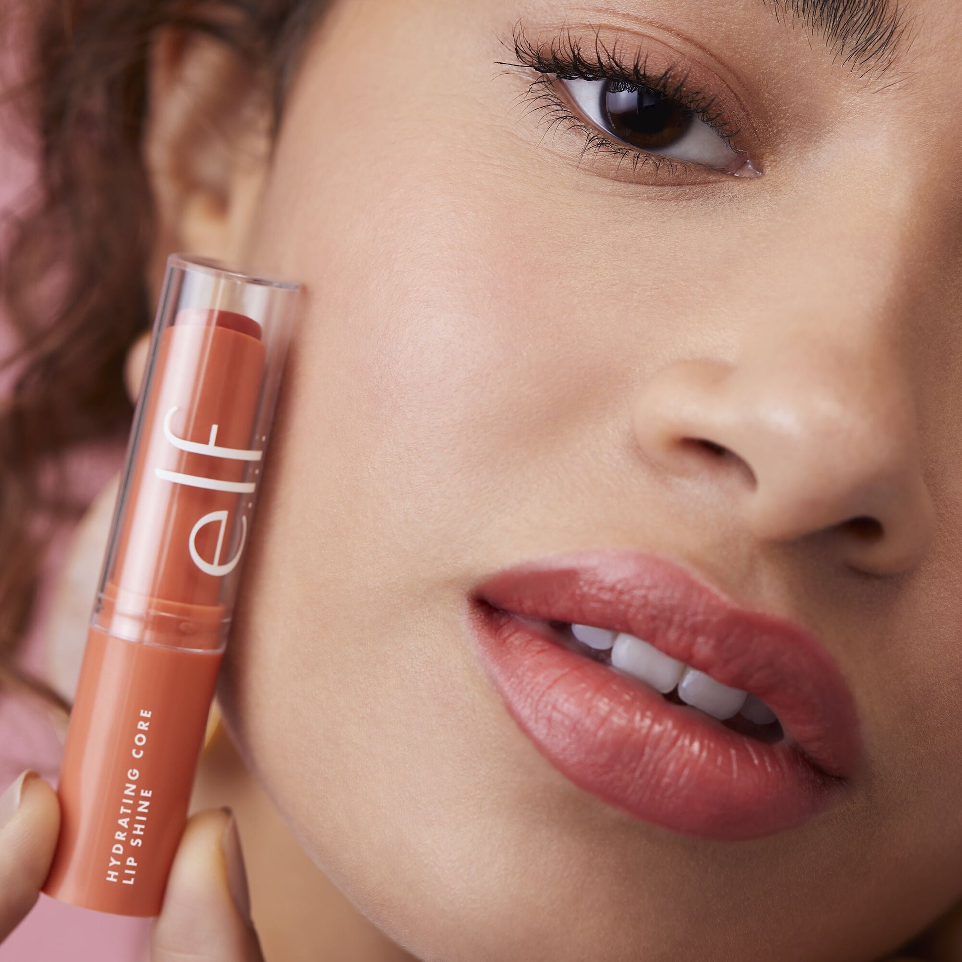 hydrating-core-lip-shine-o6 08112020_Alyssa_AmpItUp-0157_IGF_0dcd7b08-d8a1-41c3-a293-6fb7fa4ca7dd.jpg