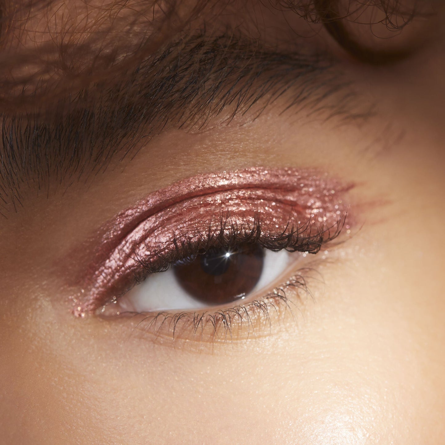liquid-metallic-eyeshadow-i8 08112020_Alyssa_LiquidMetallic2-0088_IGF_8173dfb0-e7a2-4d33-b548-15571a3372c6.jpg