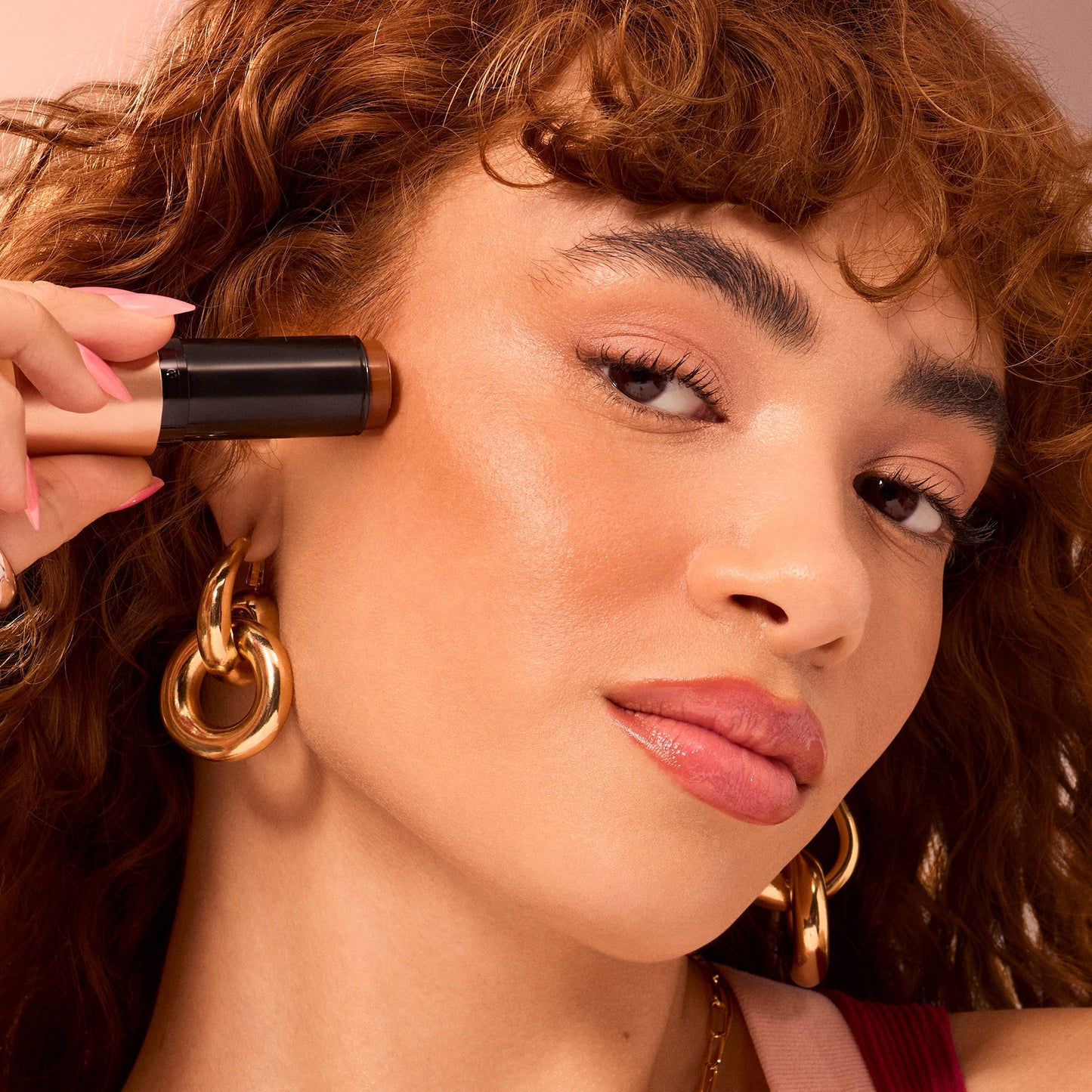 soft-glam-cream-bronzer-p3 102025_Alyssa_SoftGlam_Bronzer-App-2617_w4BQC_IGF_f7596b43-37d2-42a1-ada7-e77863850acf.jpg