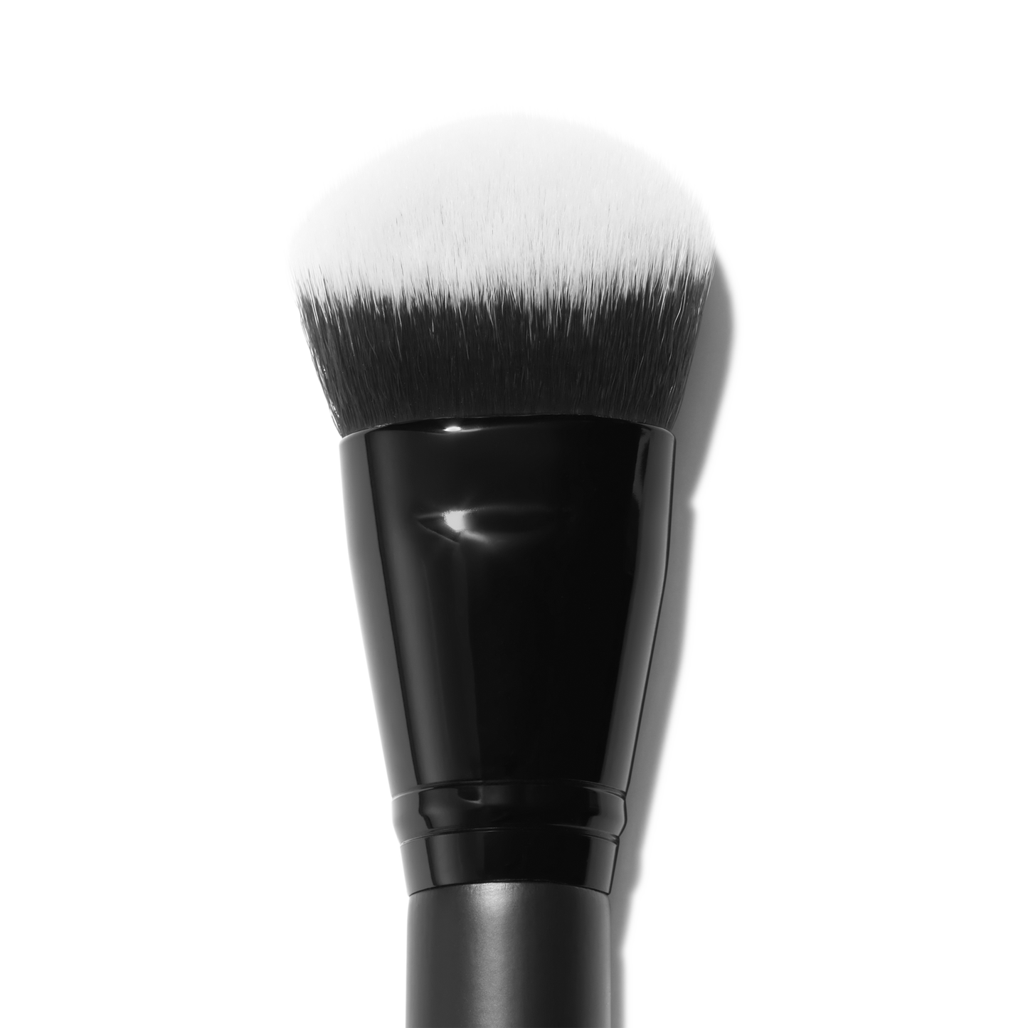 smooth-swipe-foundation-brush-t9 81456_Detail_R.png