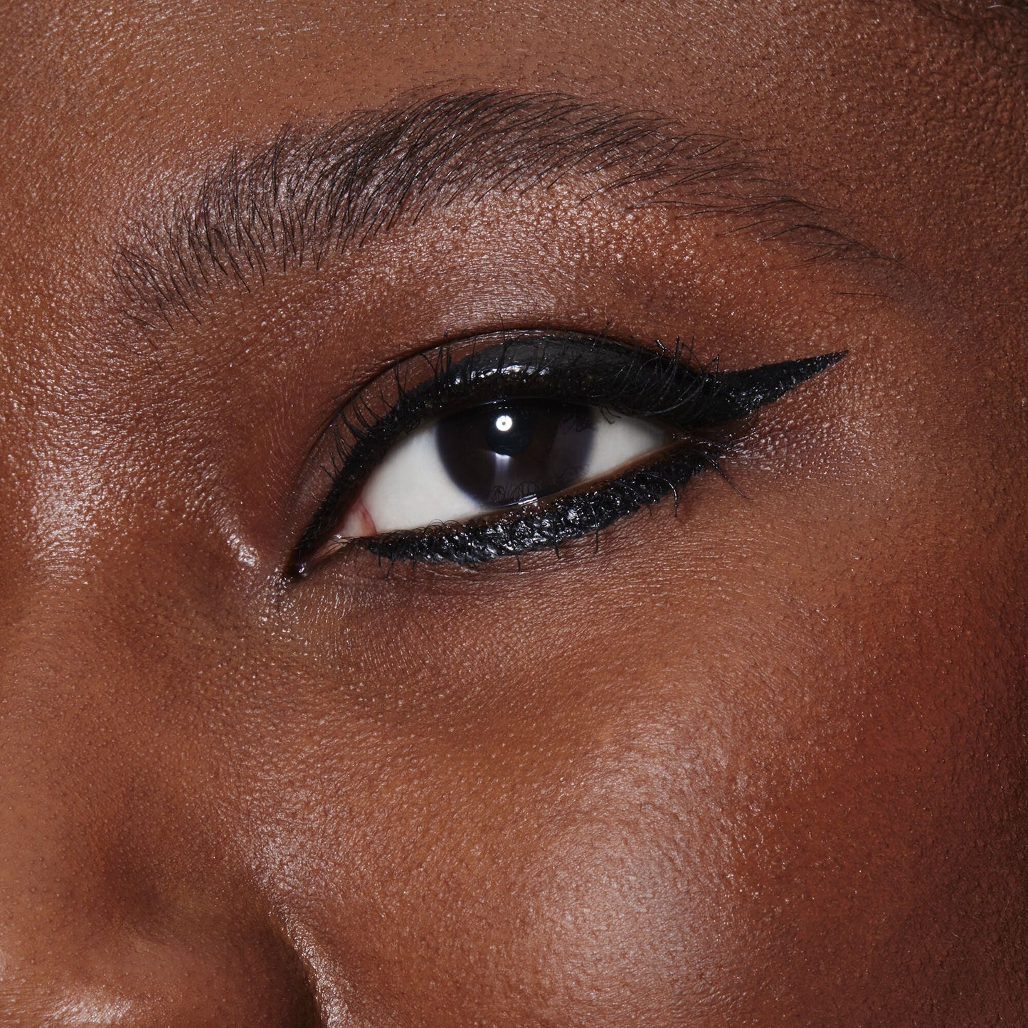 h2o-proof-inkwell-eyeliner-p6 82969_DJ_H20_PROOF_INKWELL_EYELINER_MACRO.jpg