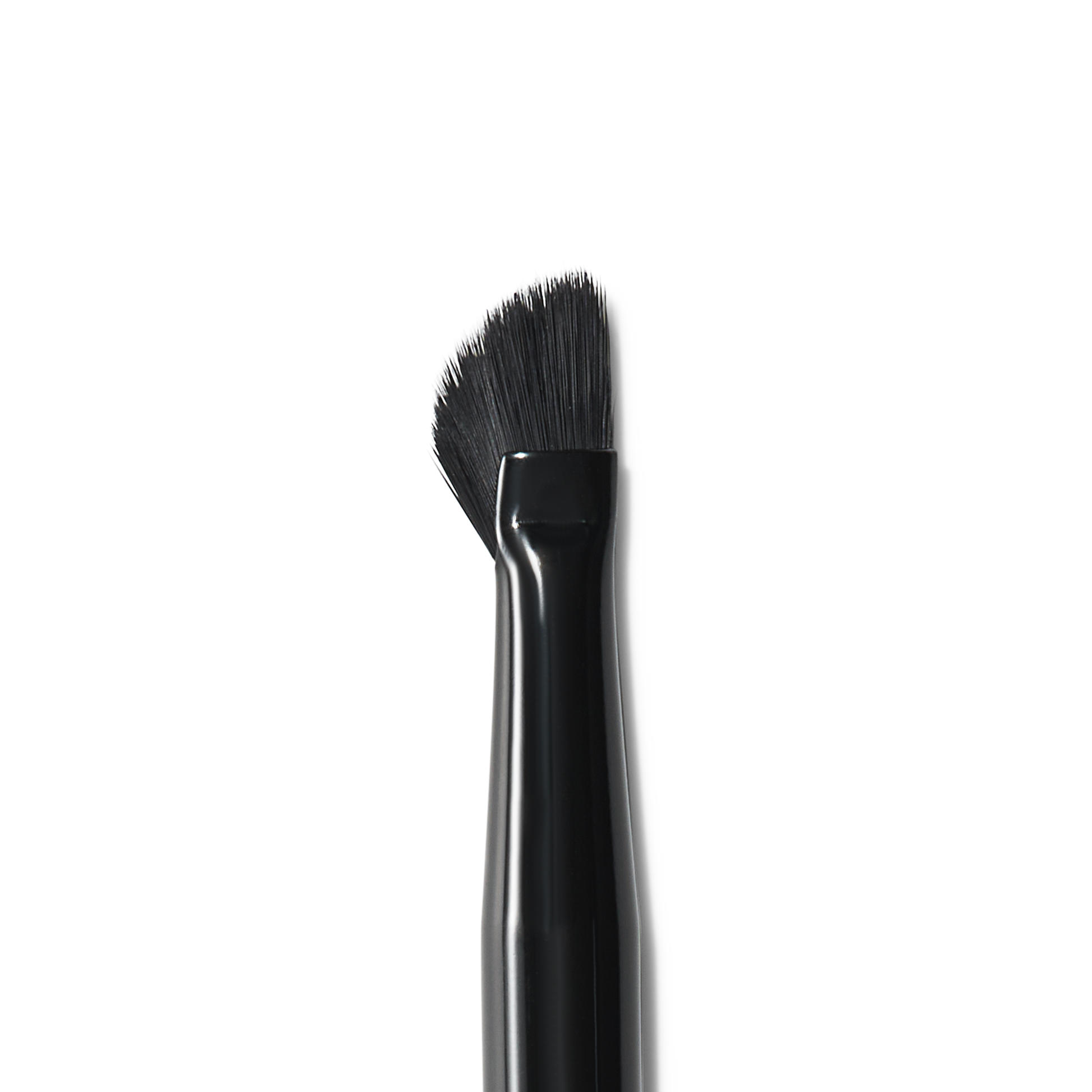 wing-it-liner-brush-o0 84091_MACRO_R.png
