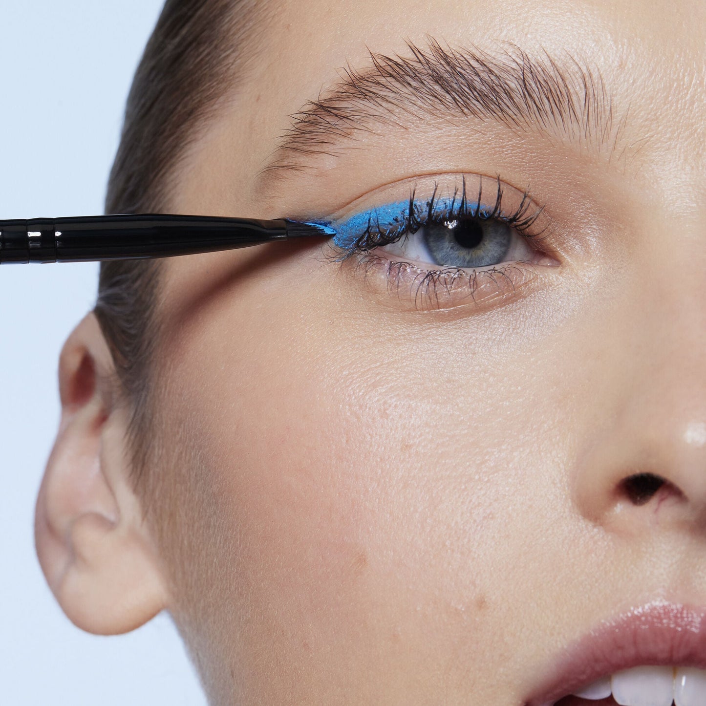 wing-it-liner-brush-o0 84091_Winged_Eyeliner_Brushy.jpg