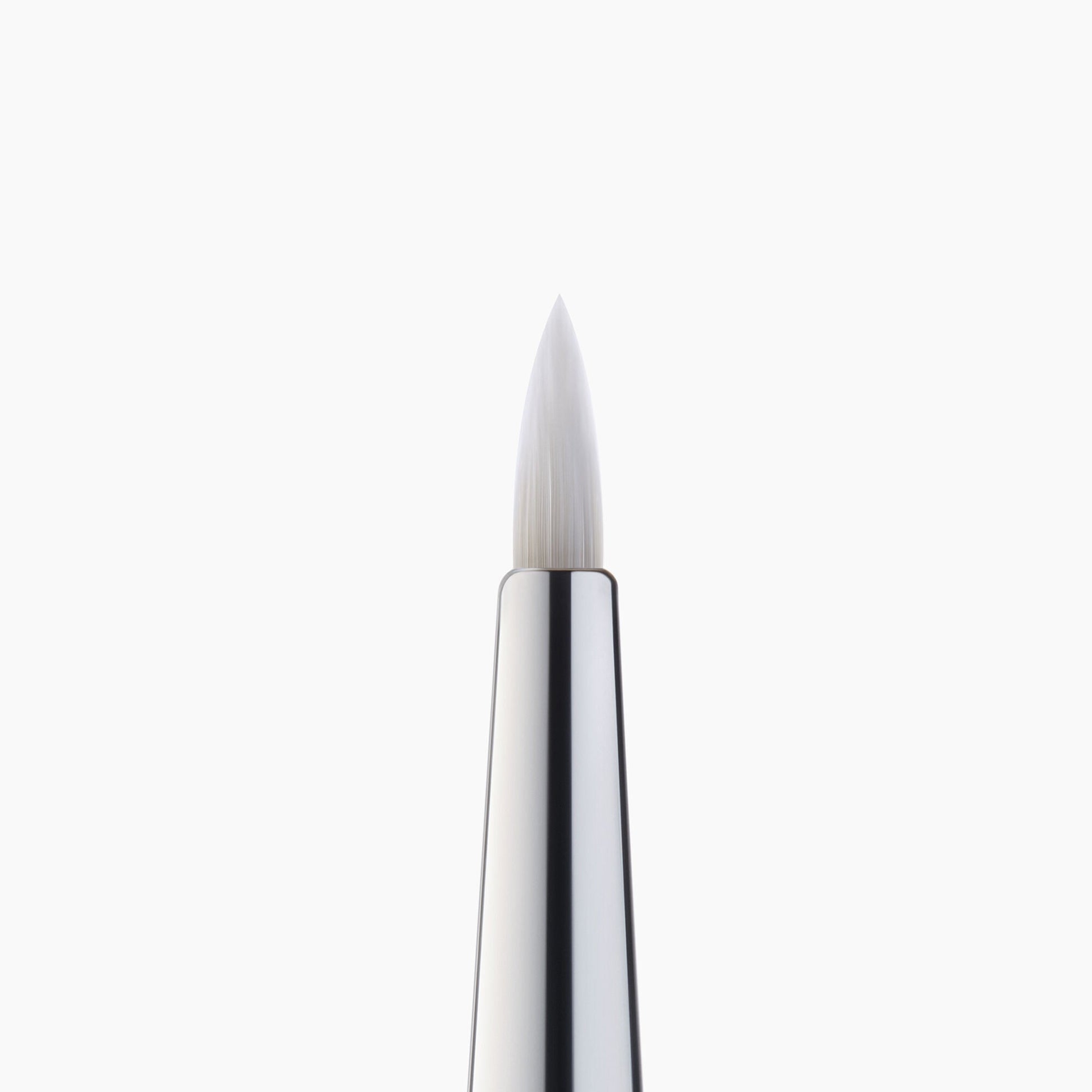 precision-dual-sided-eyebrow-brush-c5 85315_PrecisionEyelinerBrush_Macro_V2.jpg